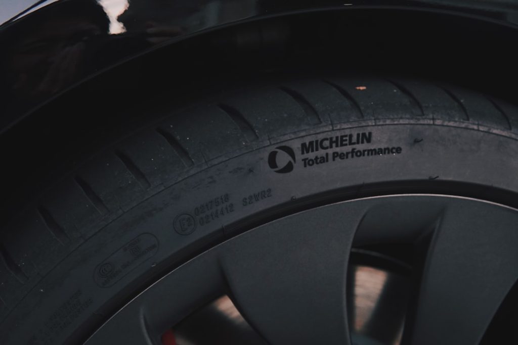 découvrez les pneus toutes saisons michelin : performance, sécurité et longévité pour rouler en toute confiance toute l'année, quelles que soient les conditions météorologiques.