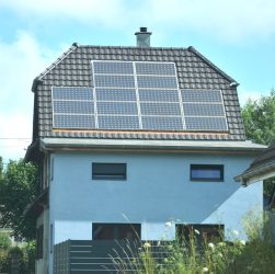 optimisez votre consommation d'énergie avec l'autoconsommation solaire : réduisez vos factures et contribuez à un avenir durable grâce à l'énergie solaire.